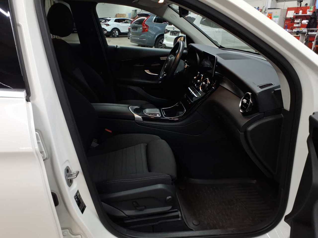 Mercedes-Benz GLC 200 d 4Matic 9G-TRONIC 8