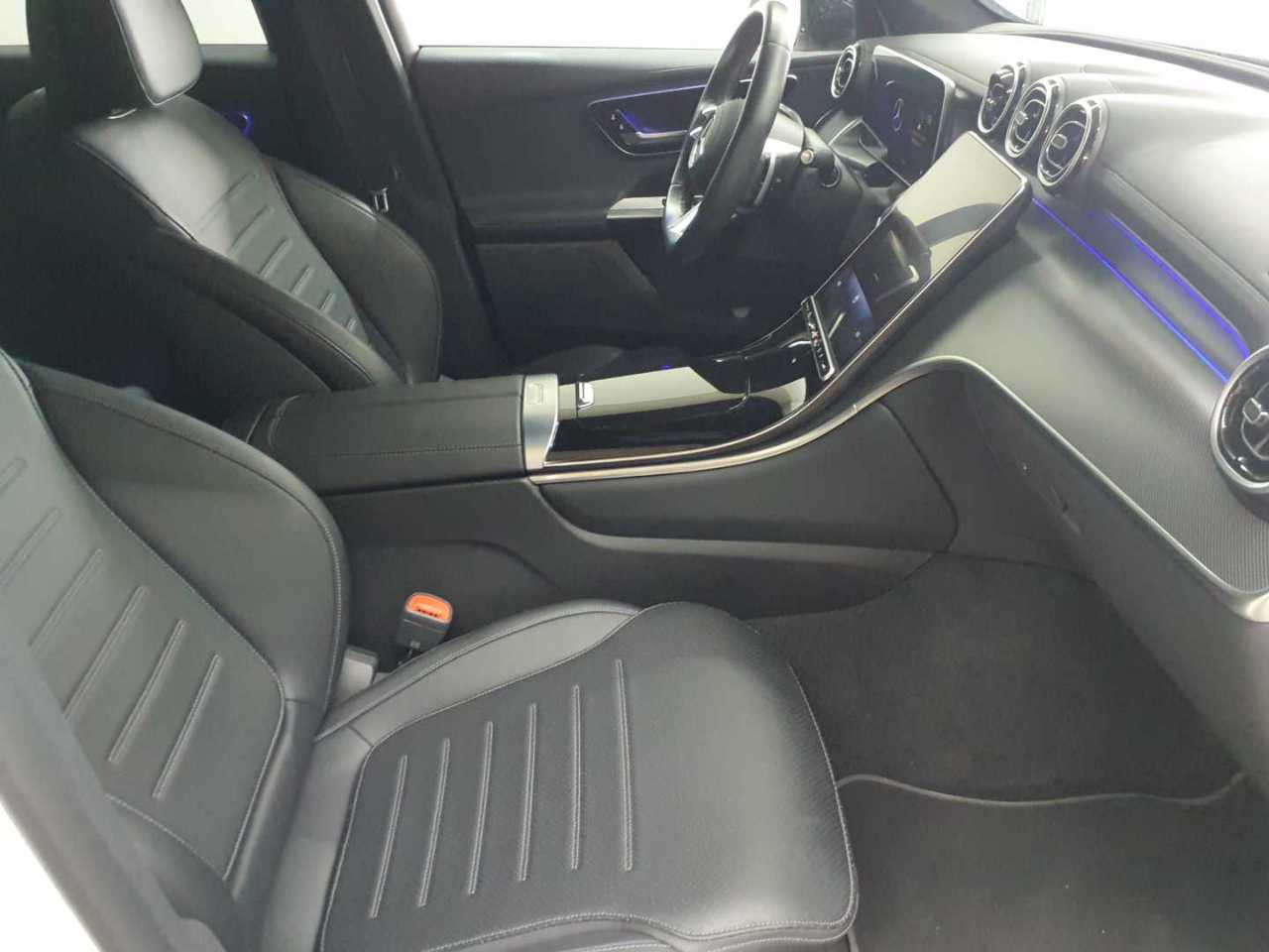 Mercedes-Benz GLC 220 d 4Matic 9G-TRONIC AMG Line Advanced 8