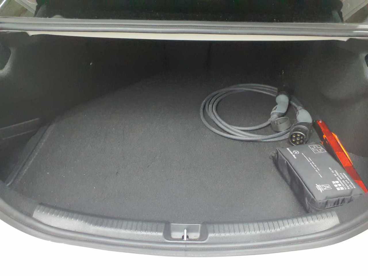 Mercedes-Benz C 300 e 9G-TRONIC AMG Line 15