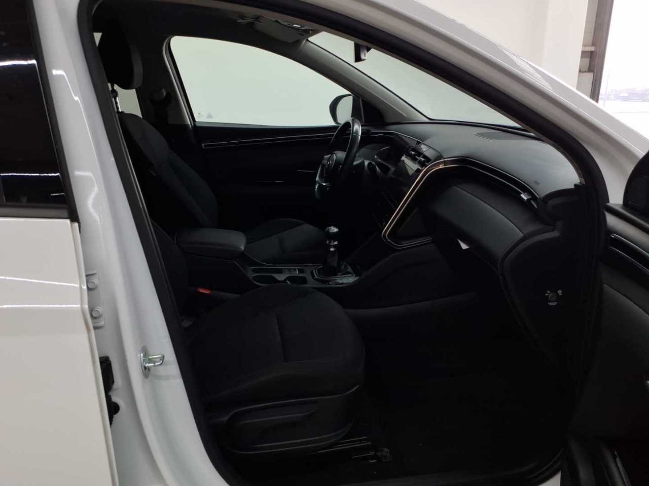 Hyundai TUCSON 1.6 T-GDi 48V-Hybrid 2WD Trend 8