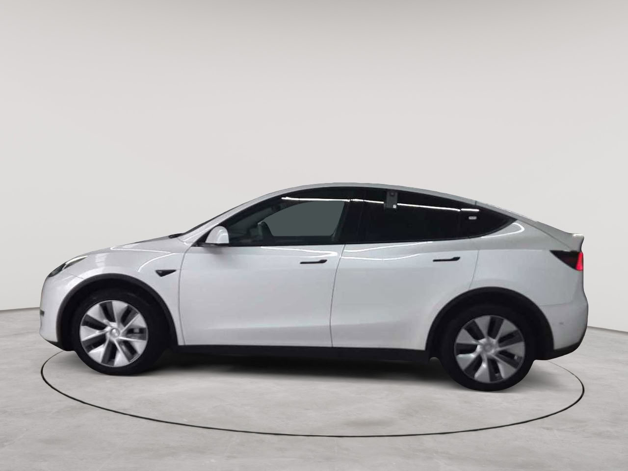 Tesla Model Y Long Range Dual Motor AWD 6