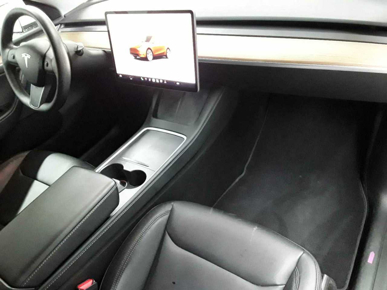Tesla Model Y Long Range Dual Motor AWD 9