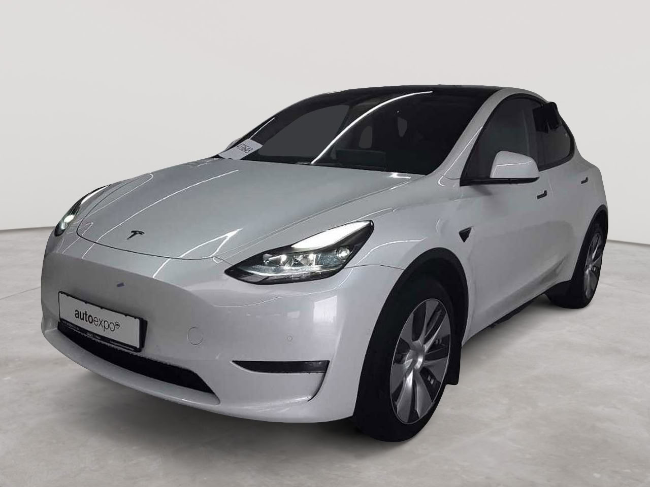Tesla Model Y Long Range Dual Motor AWD 2