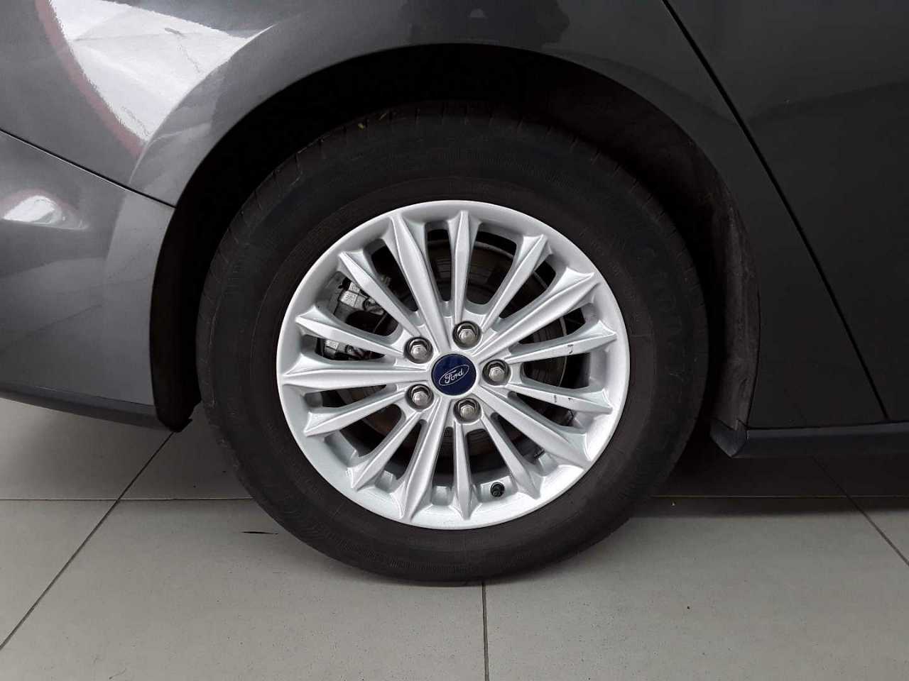 Ford Focus Turnier 1.0 EcoBoost Start-Stopp-System Aut. TITANIUM X 19