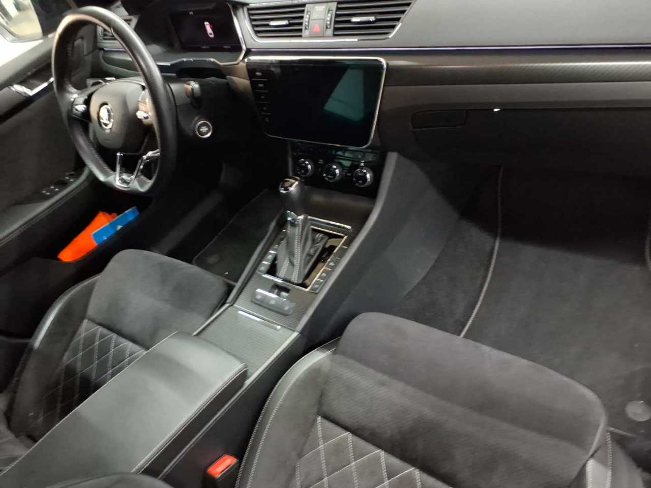 Skoda Superb Combi 1.4 TSI iV DSG Sportline 9
