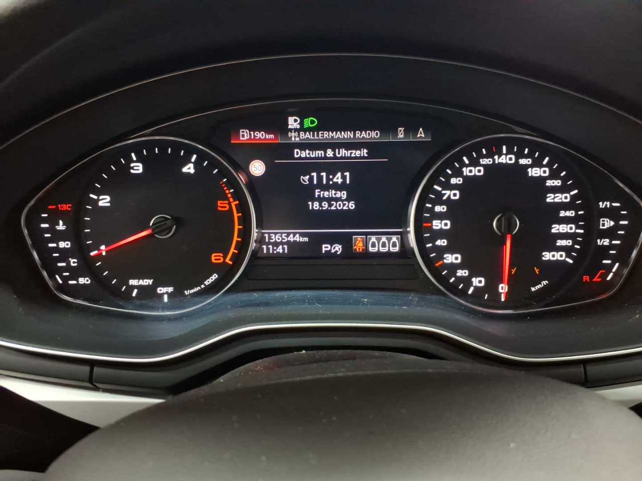 Audi A4 Avant 35 TDI S tronic 11