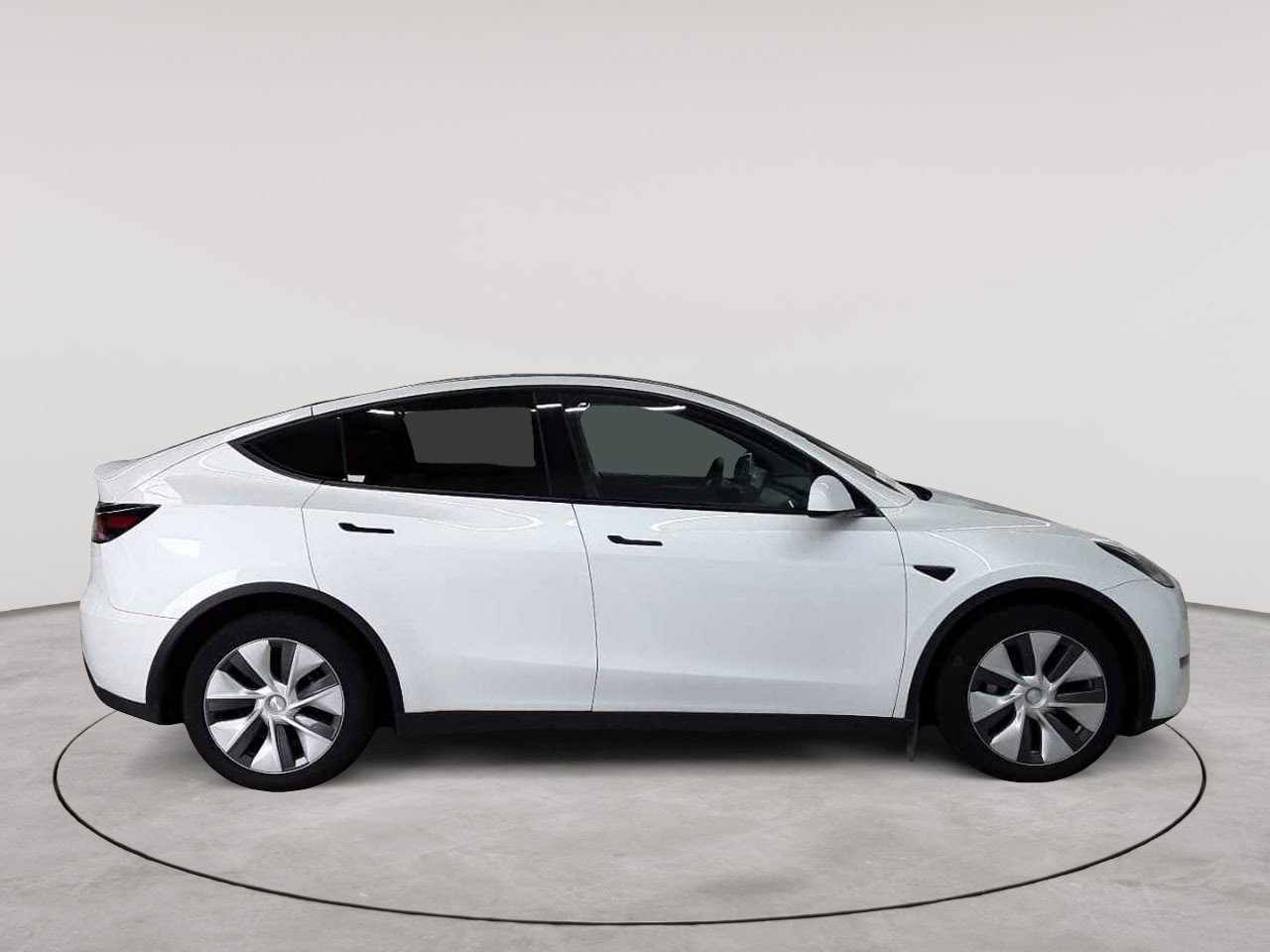 Tesla Model Y Long Range Dual Motor AWD 3