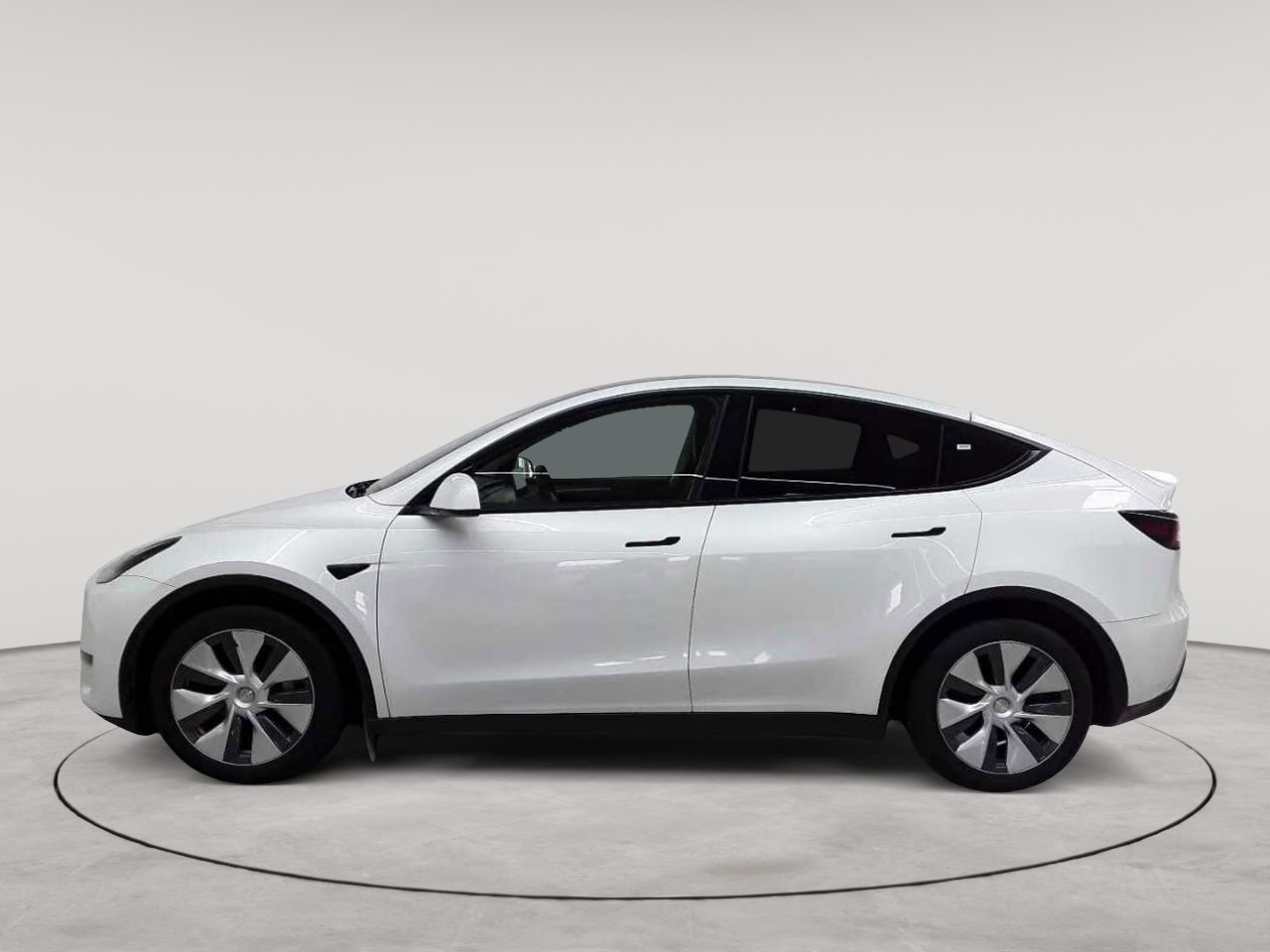 Tesla Model Y Long Range Dual Motor AWD 6
