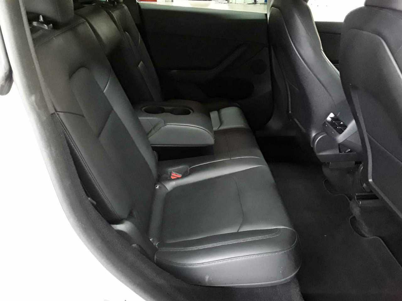 Tesla Model Y Long Range Dual Motor AWD 14