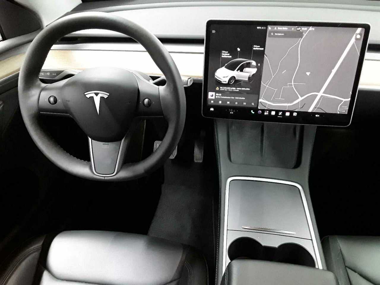 Tesla Model Y Long Range Dual Motor AWD 10