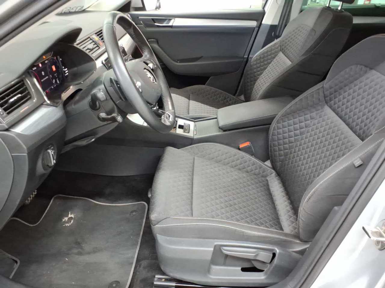 Skoda Superb Combi 2.0 TDI 4x4 DSG Ambition 7