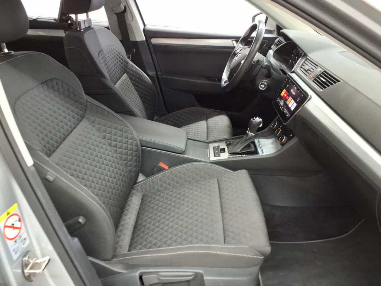 Skoda Superb Combi 2.0 TDI 4x4 DSG Ambition 8