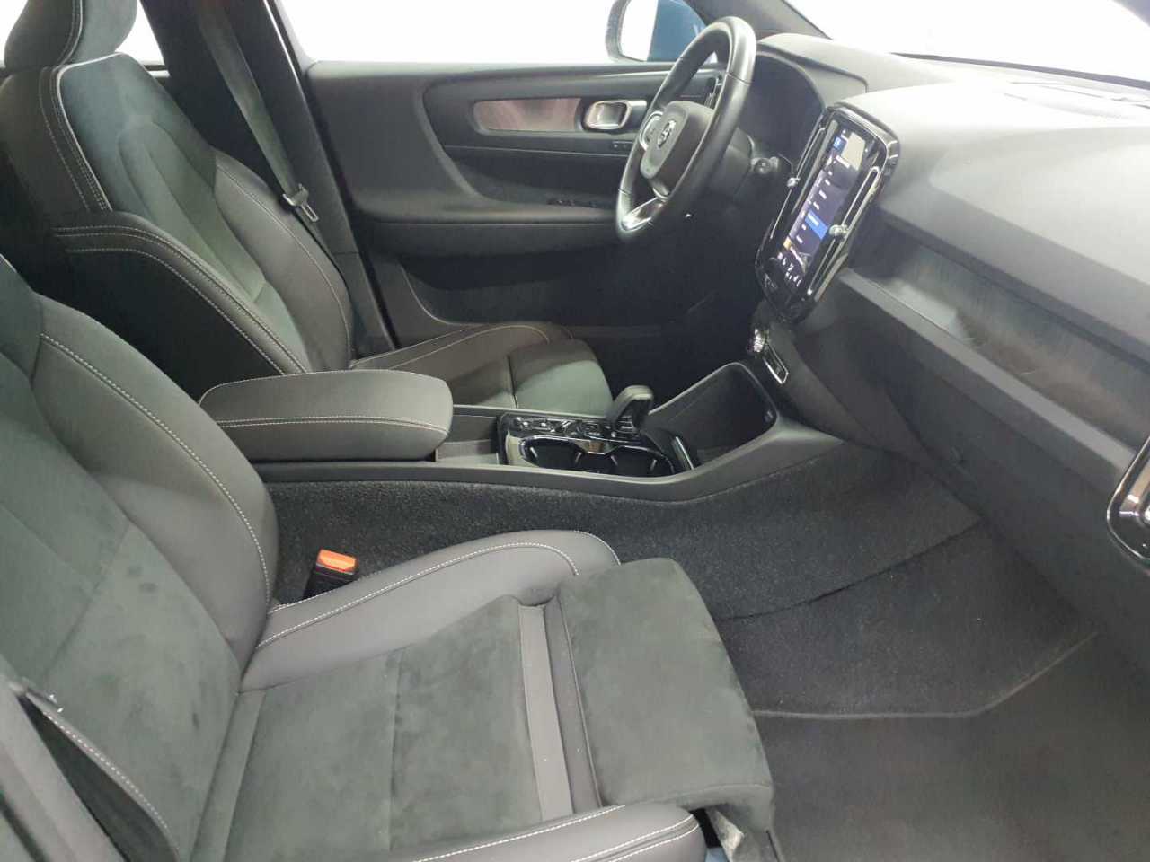 Volvo XC40 T4 Recharge DKG Plus Bright 8