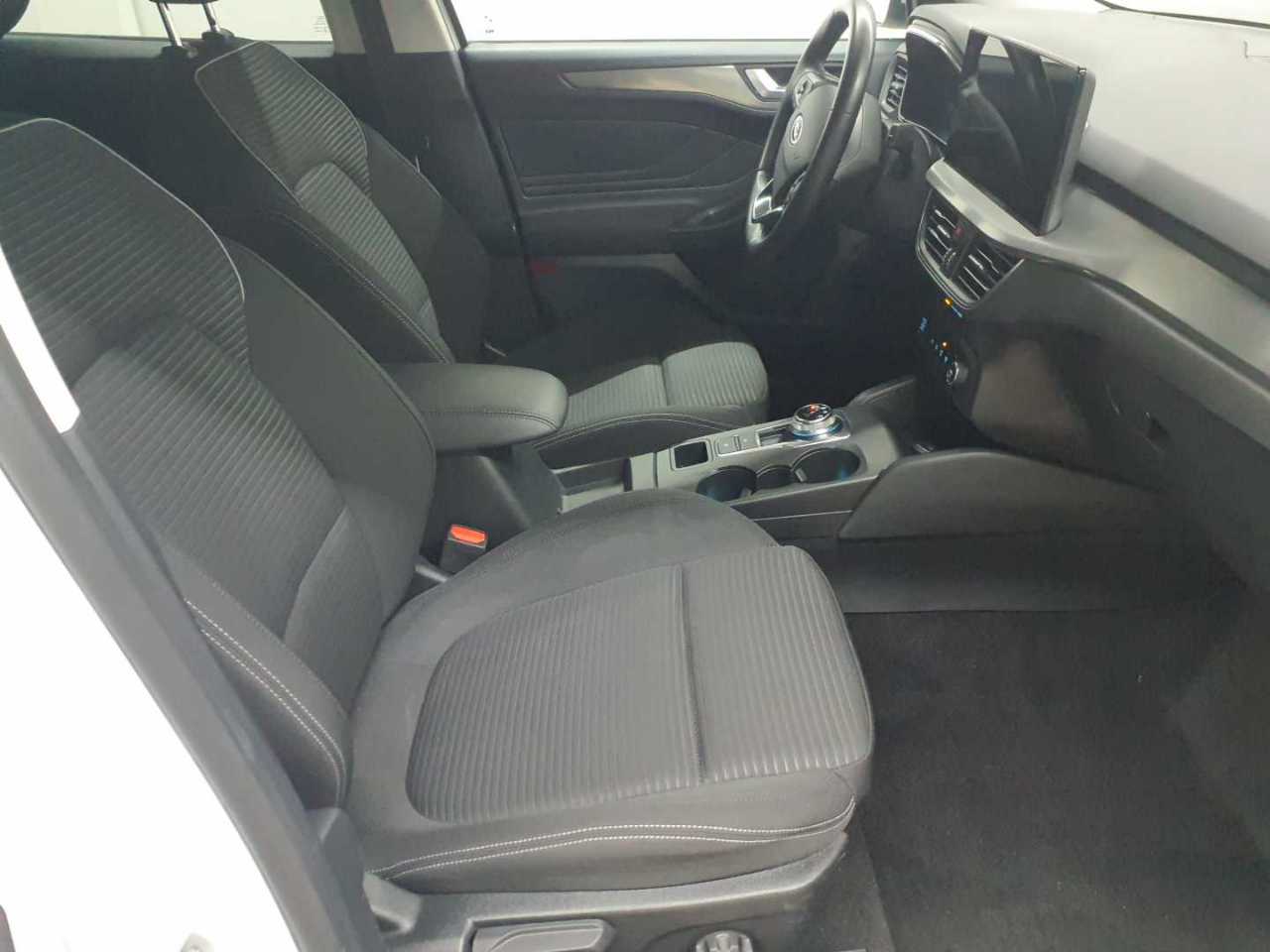 Ford Focus Turnier 1.5 EcoBlue Start-Stopp-System Aut. TITANIUM 8