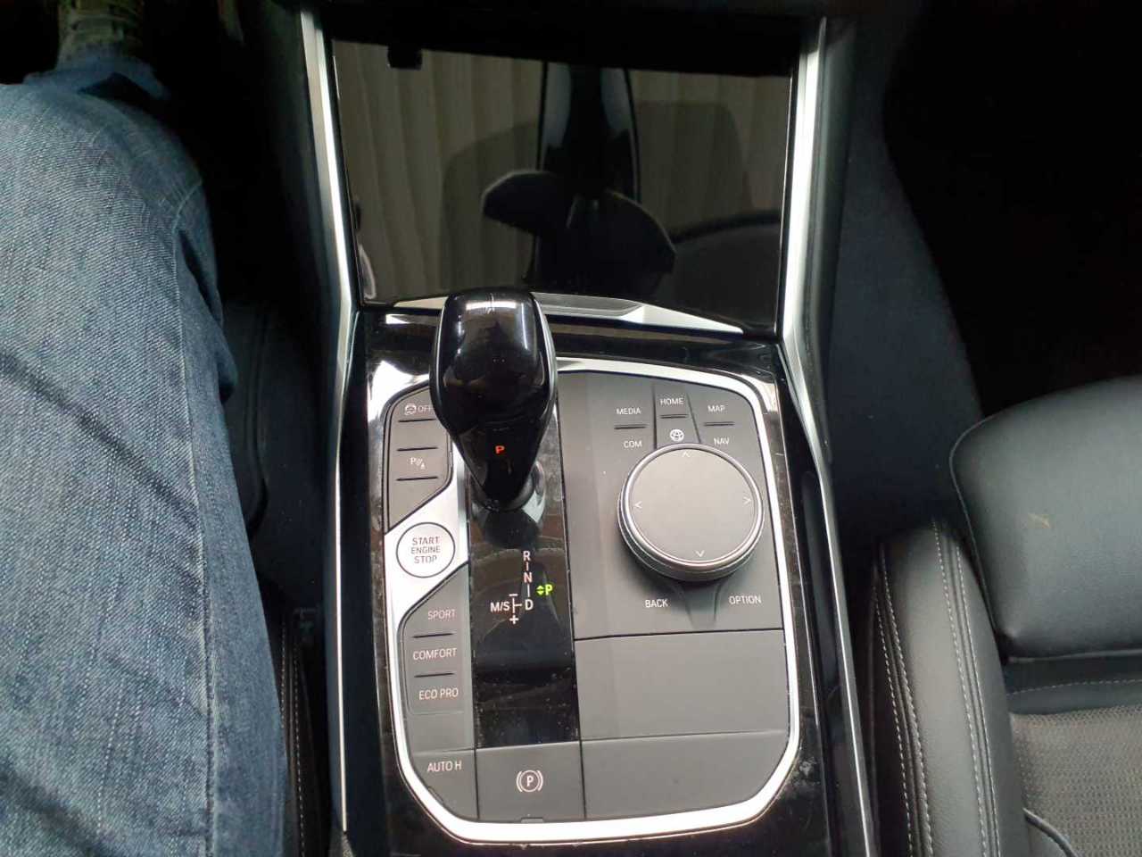 BMW 320d Touring xDrive Aut. Sport Line 10