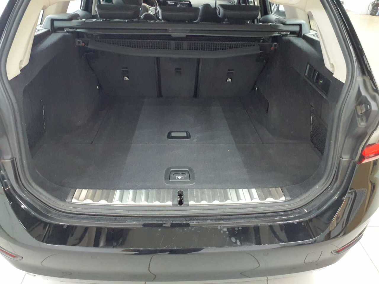 BMW 320d Touring xDrive Aut. Sport Line 15