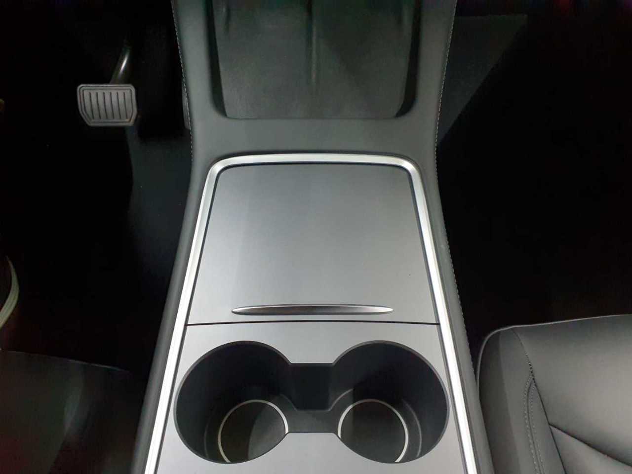 Tesla Model Y Long Range Dual Motor AWD 10