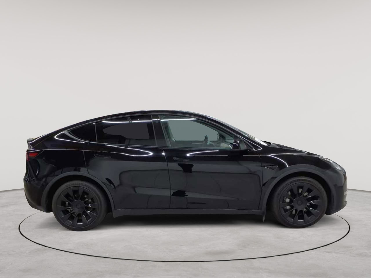Tesla Model Y Long Range Dual Motor AWD 3