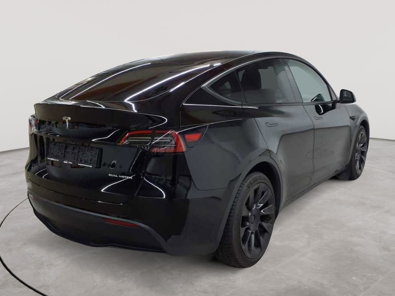 Tesla Model Y Long Range Dual Motor AWD 4