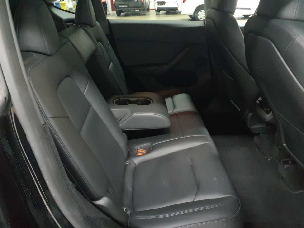 Tesla Model Y Long Range Dual Motor AWD 13