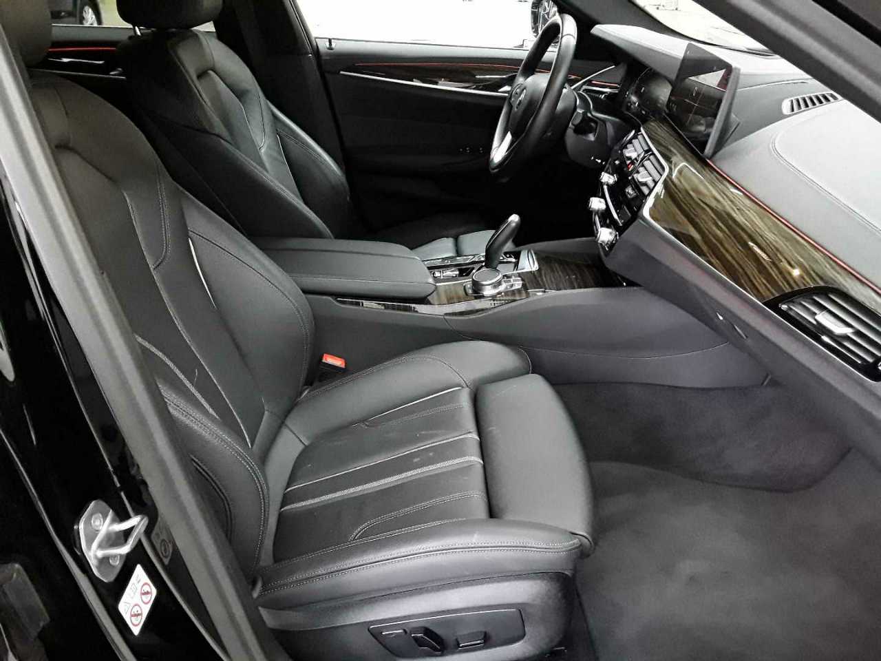 BMW 520d Touring Aut. Luxury Line 8