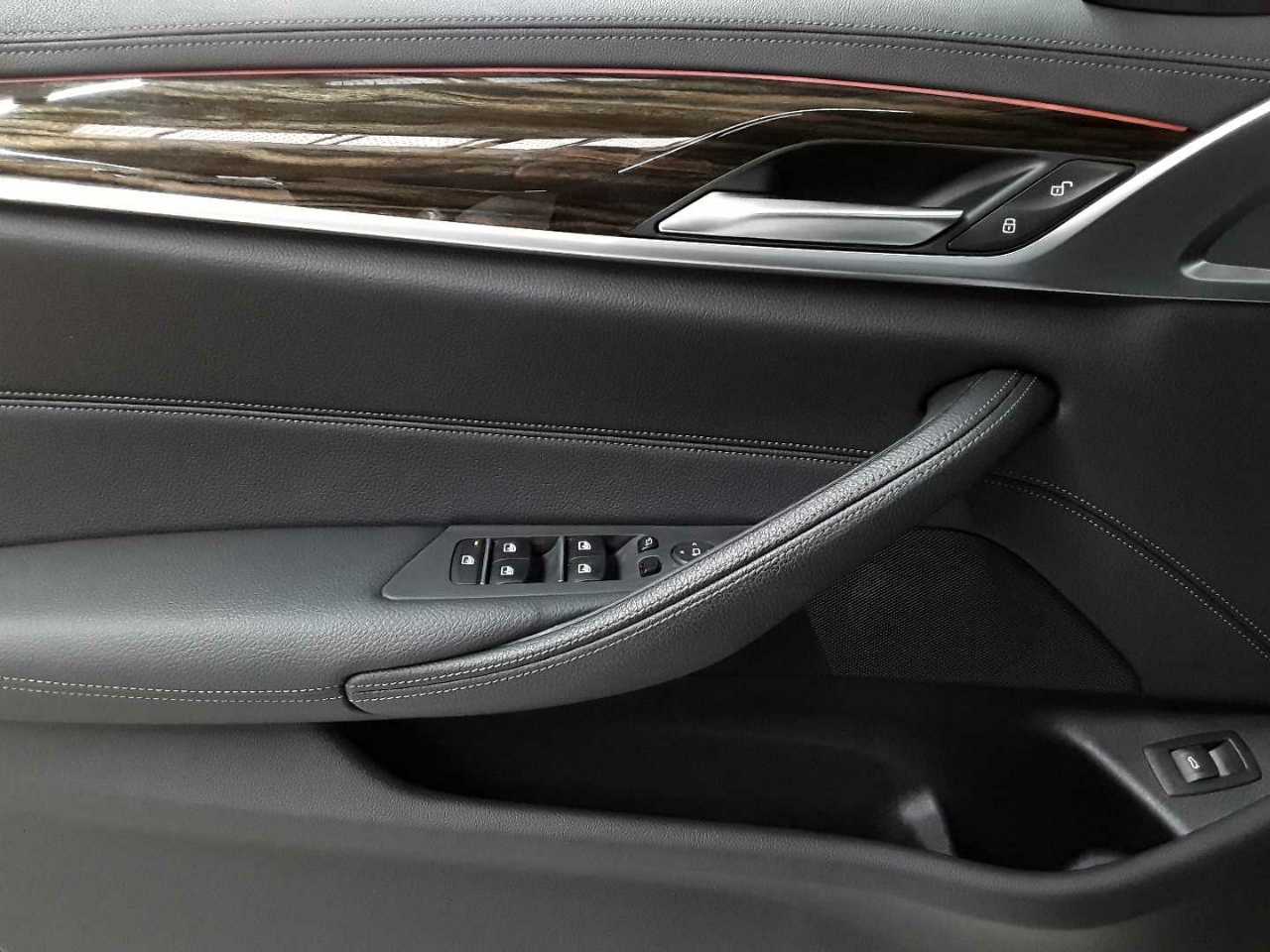 BMW 520d Touring Aut. Luxury Line 18