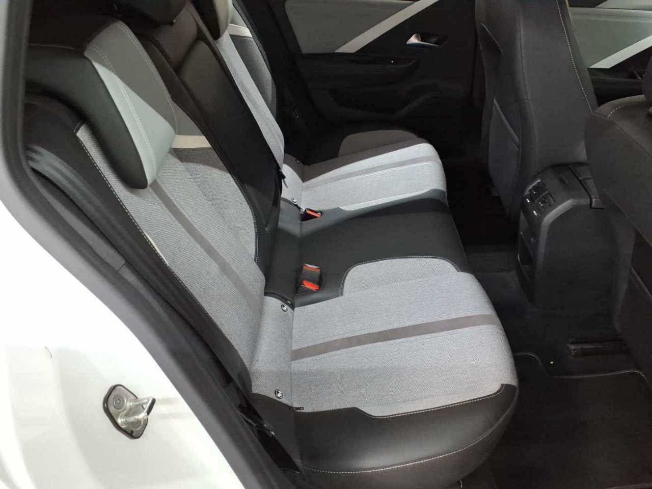 Opel Astra Sports Tourer 1.5 D Automatik Business Elegance 14