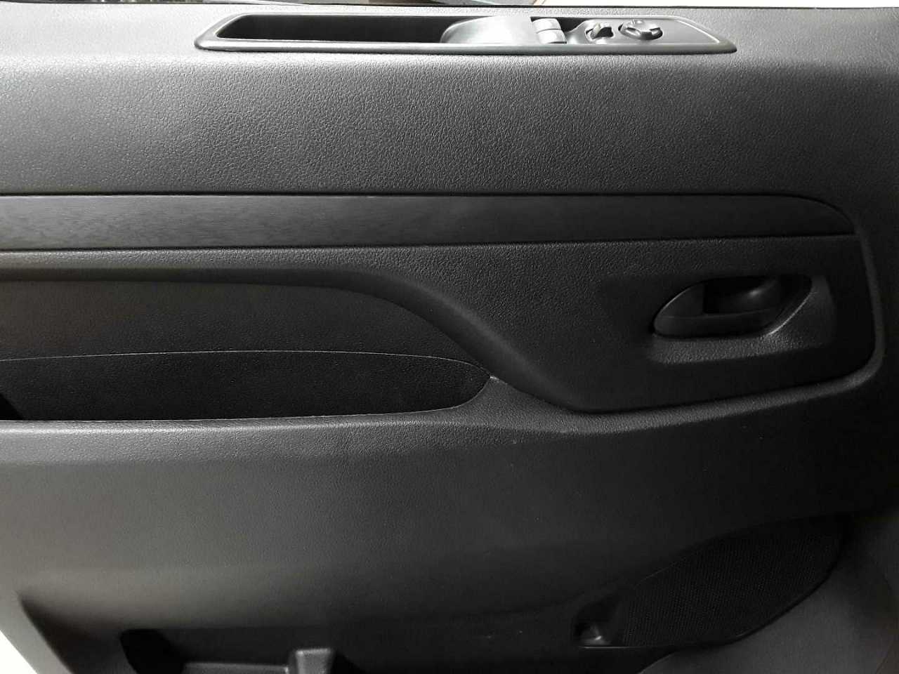 Opel Vivaro-e Cargo L (50-kWh) 17