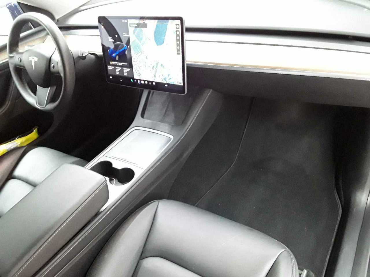 Tesla Model Y Long Range Dual Motor AWD 9