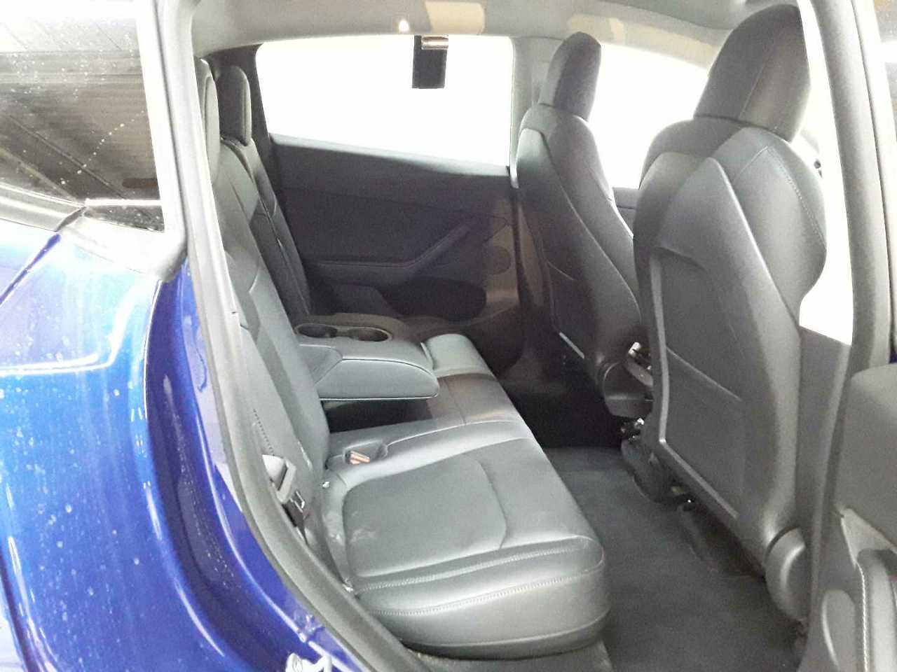 Tesla Model Y Long Range Dual Motor AWD 14