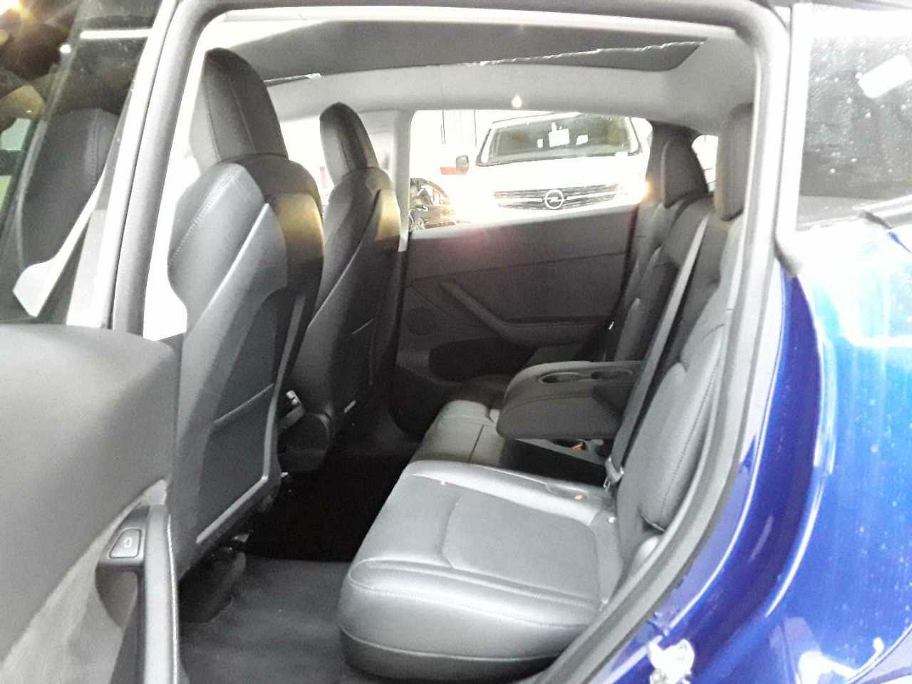 Tesla Model Y Long Range Dual Motor AWD 13