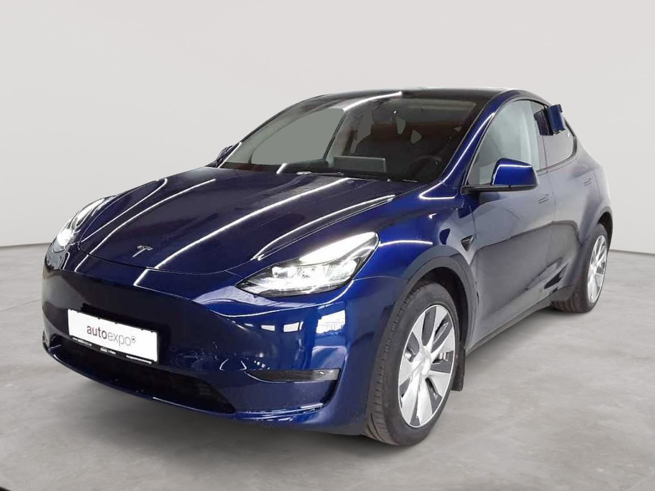 Tesla Model Y Long Range Dual Motor AWD 2