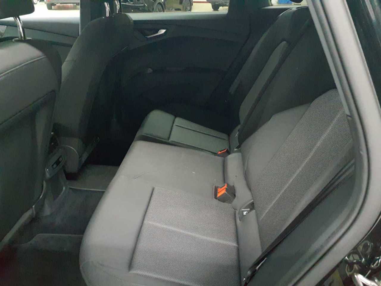 Audi Q4 e-tron 45 quattro 13