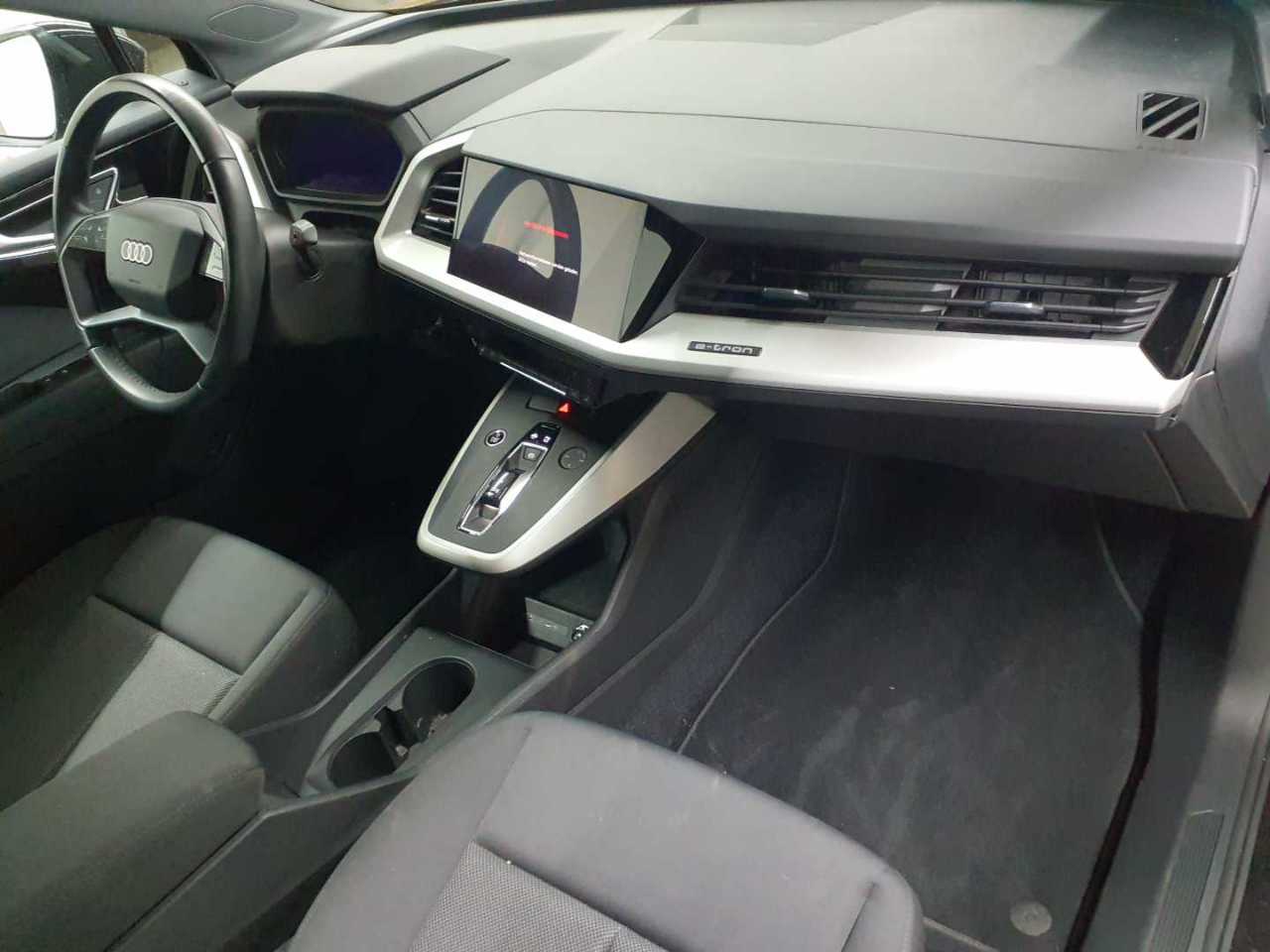Audi Q4 e-tron 45 quattro 9