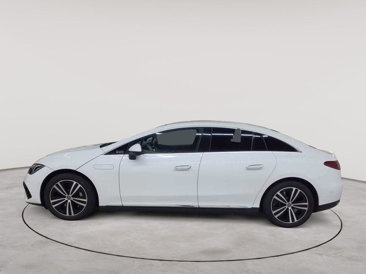 Mercedes-Benz EQE 300 Electric Art 6