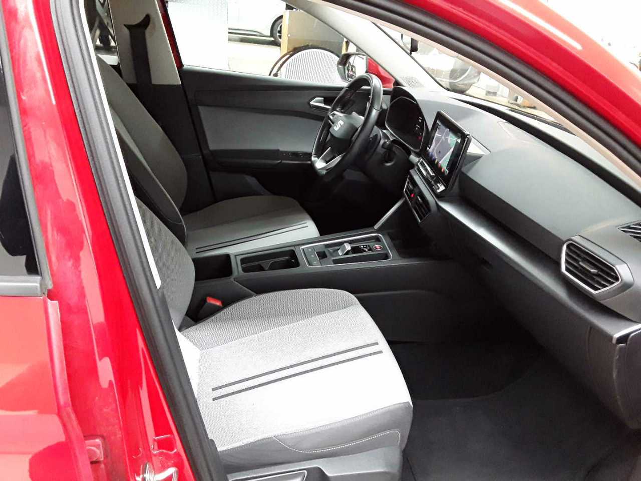 Seat Leon Sportstourer 2.0 TDI DSG Style 8