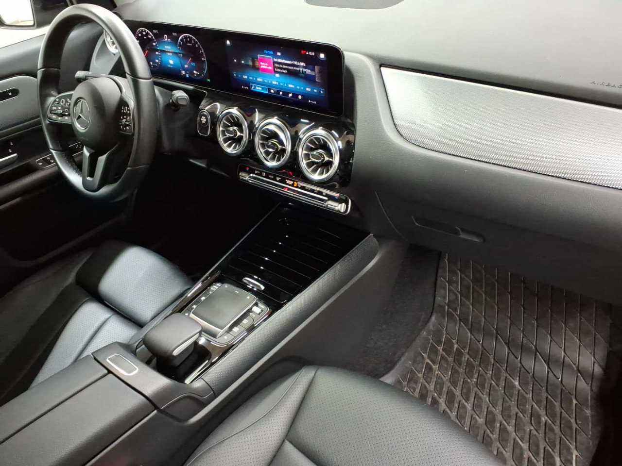 Mercedes-Benz GLA 250 e 8G-DCT Style 9