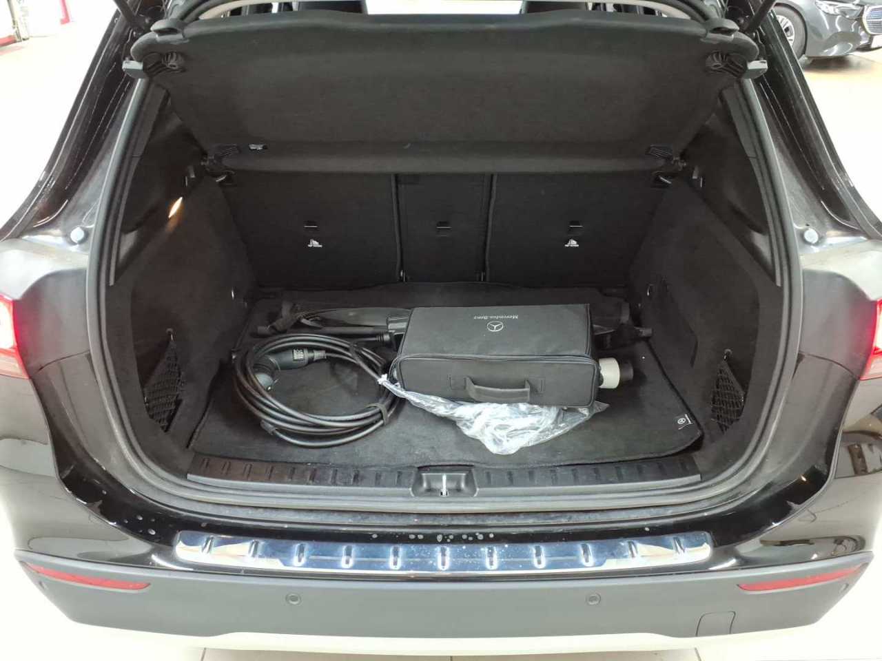 Mercedes-Benz GLA 250 e 8G-DCT Style 15