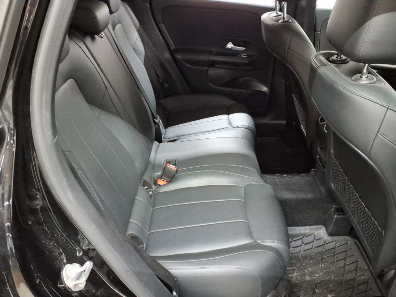 Mercedes-Benz GLA 250 e 8G-DCT Style 14