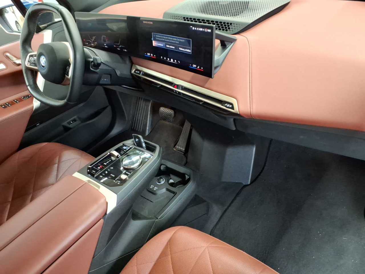 BMW iX xDrive40 9
