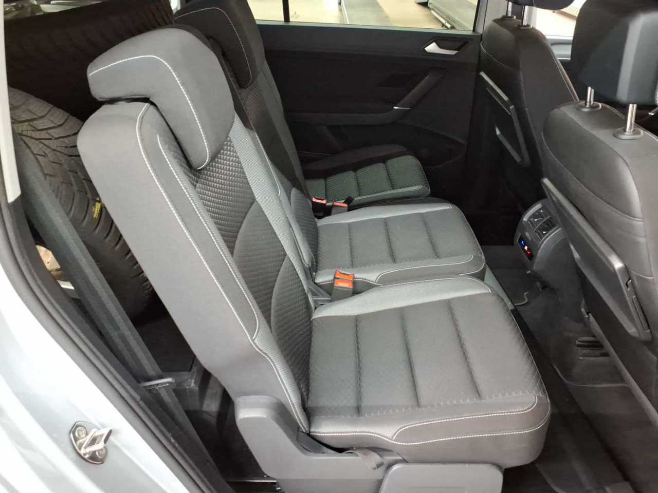 Volkswagen Touran 2.0 TDI SCR DSG ACTIVE 14