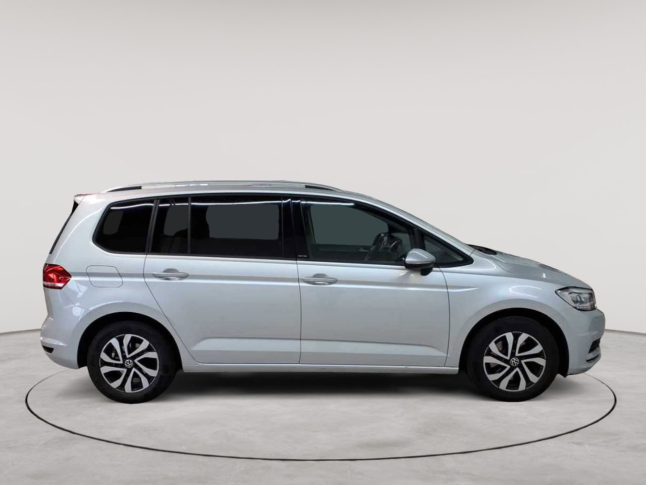 Volkswagen Touran 2.0 TDI SCR DSG ACTIVE 3