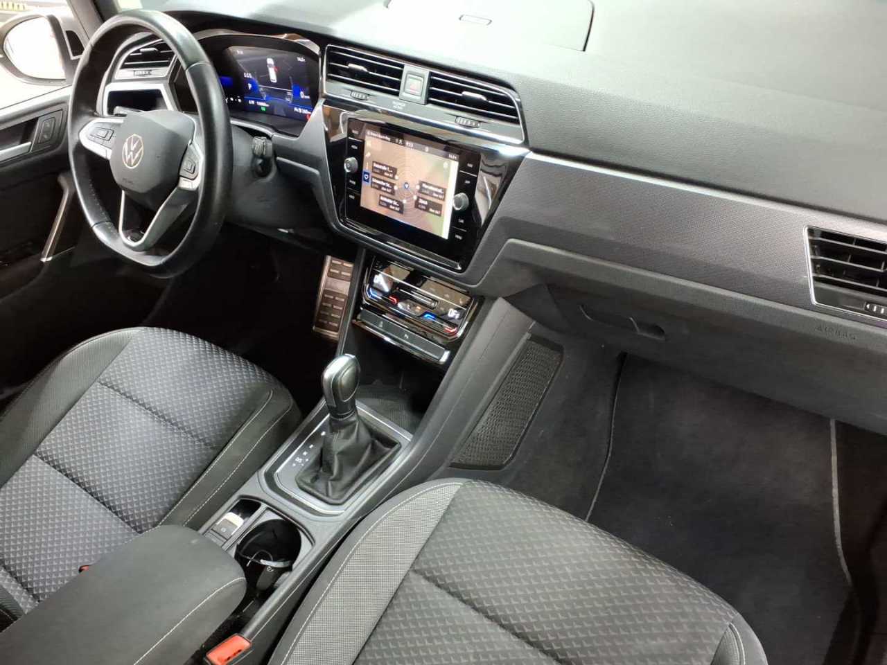 Volkswagen Touran 2.0 TDI SCR DSG ACTIVE 9