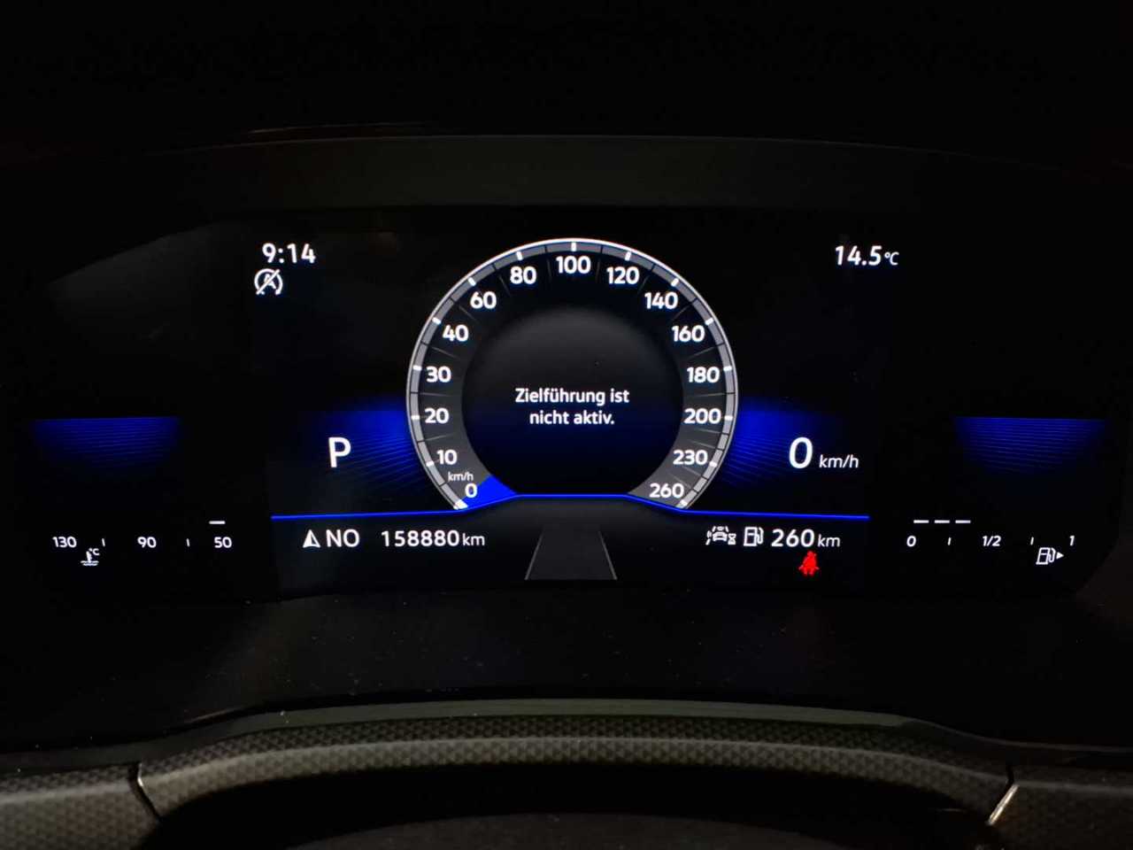 Volkswagen Touran 2.0 TDI SCR DSG ACTIVE 11