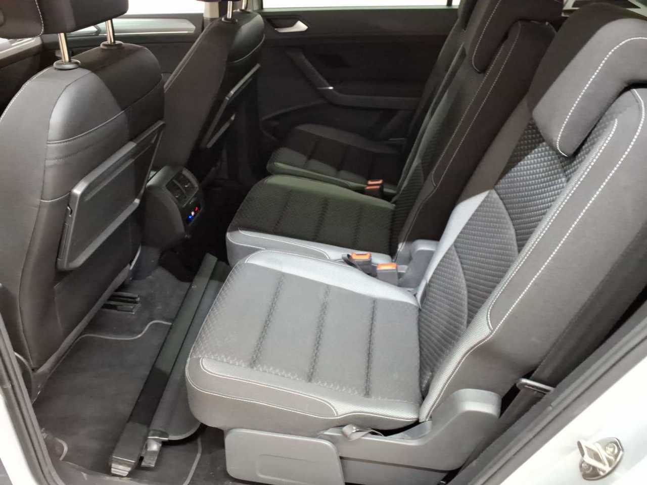 Volkswagen Touran 2.0 TDI SCR DSG ACTIVE 13