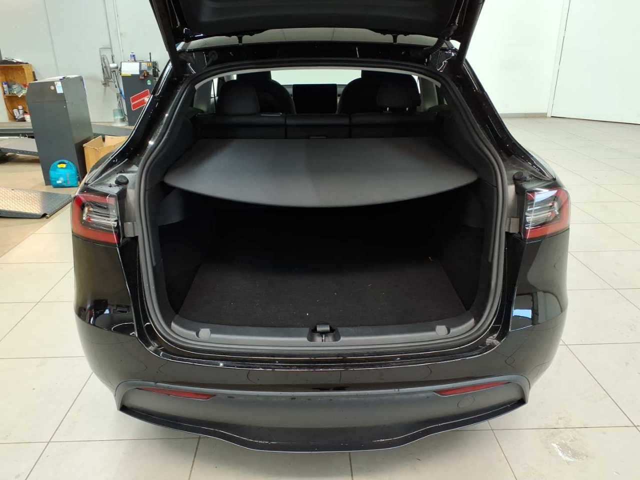 Tesla Model Y RWD 15