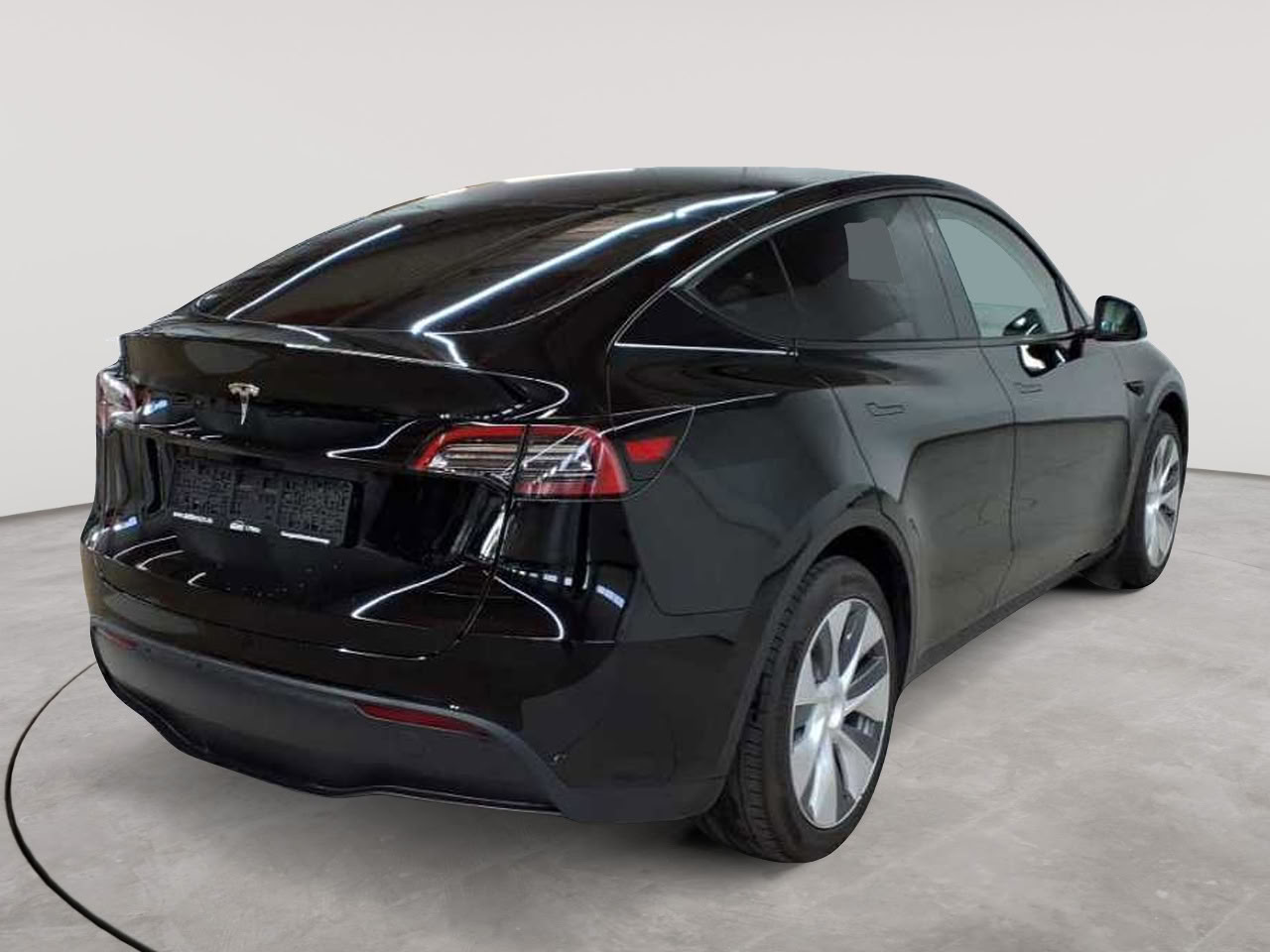Tesla Model Y RWD 4