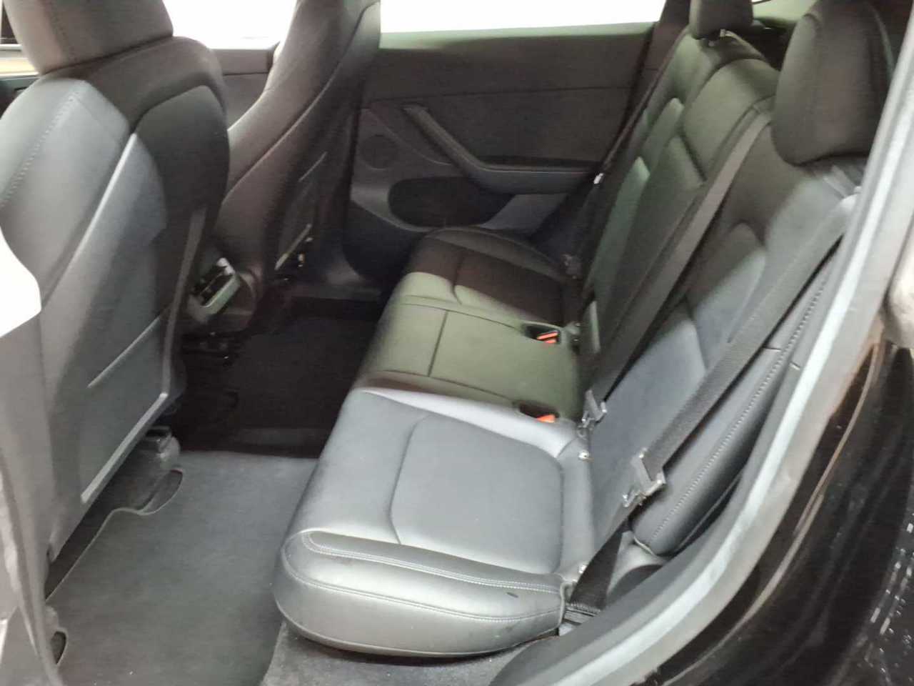 Tesla Model Y RWD 13