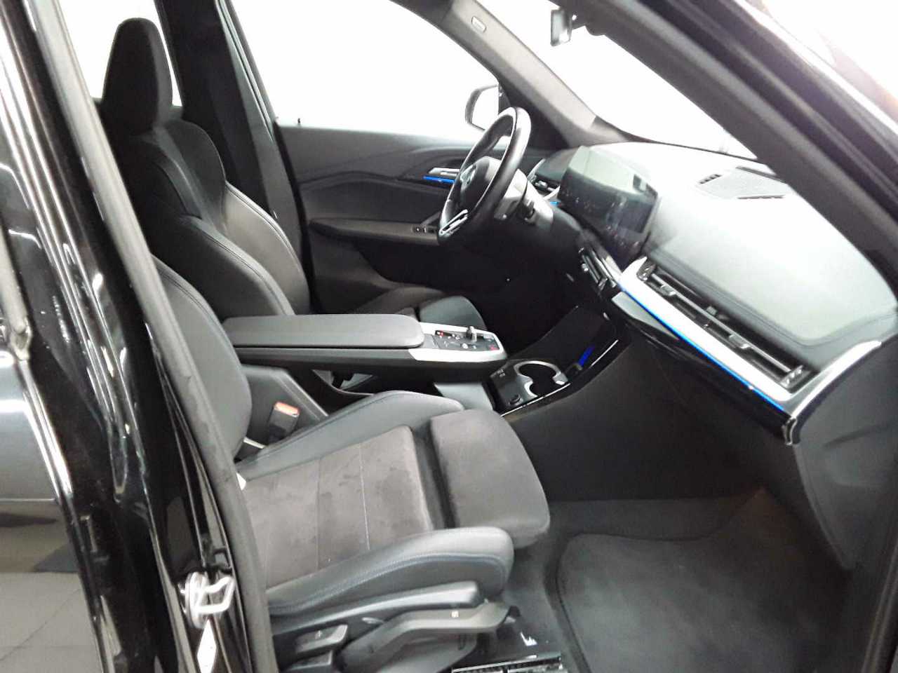 BMW iX1 xDrive30 M Sportpaket 8