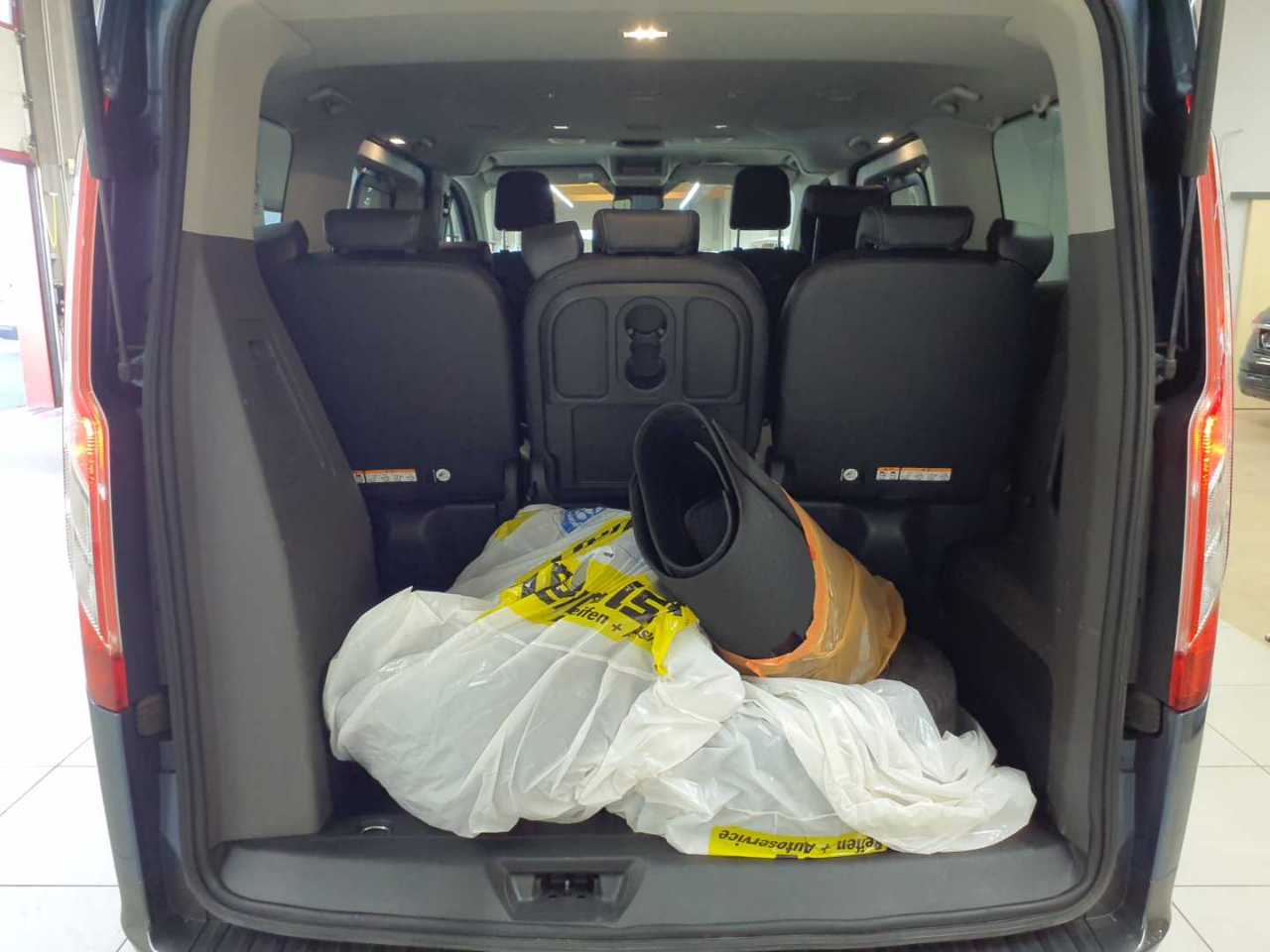 Ford Tourneo Custom 320 L1H1 VA Autm. Active 15